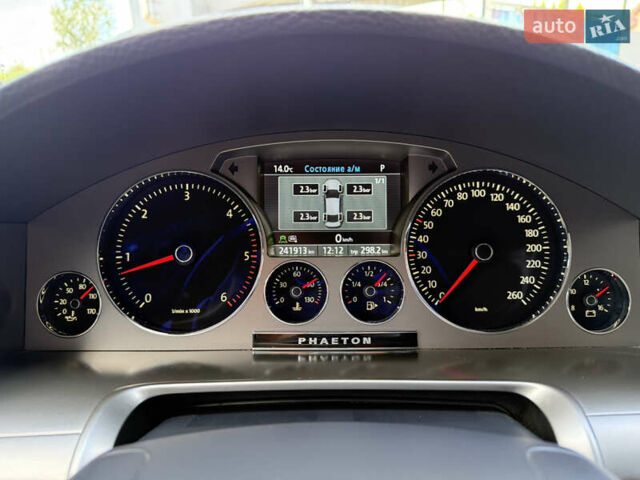 Фольксваген Фаетон 2013 в Львове на Automoto.ua Белый Фольксваген Фаетон, объемом двигателя 2.97 л и пробегом 245 тыс. км за 15950 $, фото 16 на Automoto.ua