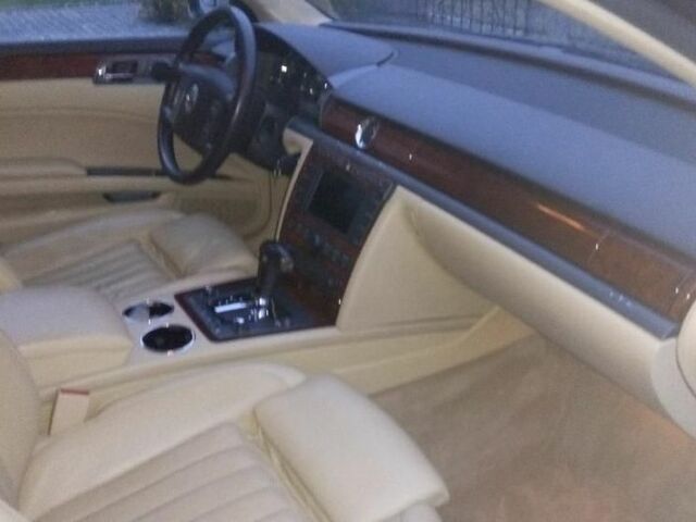 Черный Фольксваген Фаетон, объемом двигателя 3.2 л и пробегом 187 тыс. км за 10000 $, фото 9 на Automoto.ua