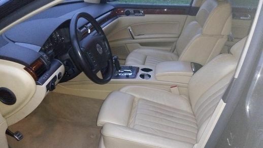 Черный Фольксваген Фаетон, объемом двигателя 3.2 л и пробегом 187 тыс. км за 10000 $, фото 5 на Automoto.ua