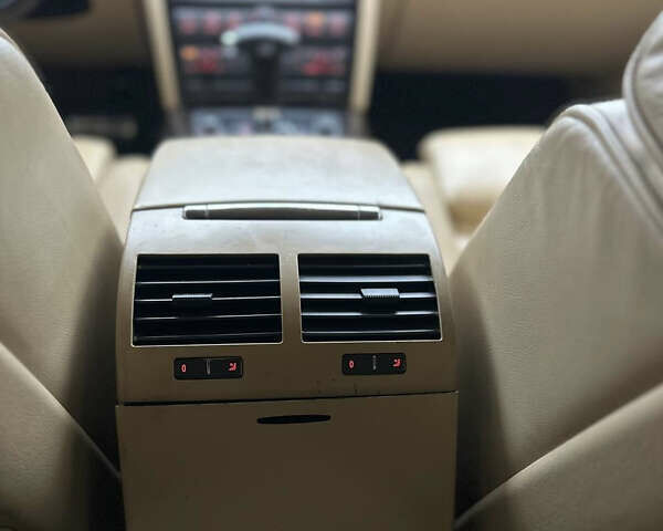 Чорний Фольксваген Фаєтон, об'ємом двигуна 5 л та пробігом 272 тис. км за 6700 $, фото 32 на Automoto.ua