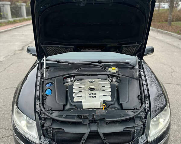 Чорний Фольксваген Фаєтон, об'ємом двигуна 5 л та пробігом 272 тис. км за 6700 $, фото 43 на Automoto.ua