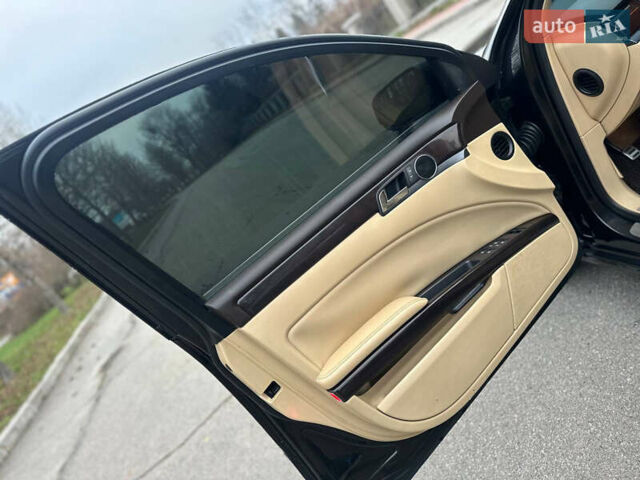 Чорний Фольксваген Фаєтон, об'ємом двигуна 5 л та пробігом 272 тис. км за 6700 $, фото 28 на Automoto.ua