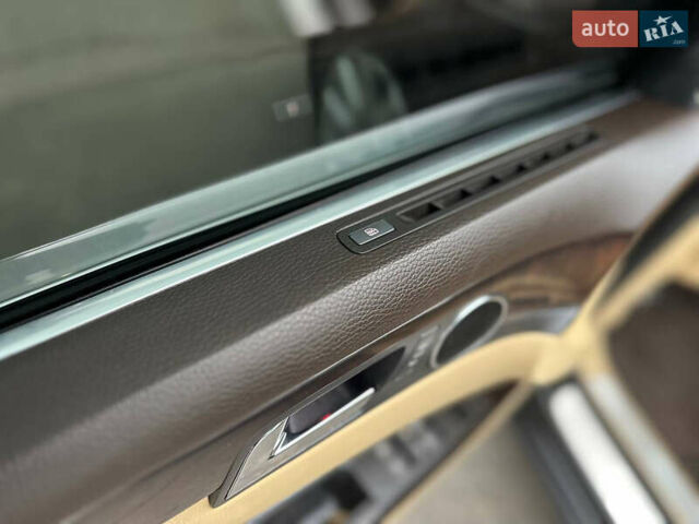 Чорний Фольксваген Фаєтон, об'ємом двигуна 5 л та пробігом 272 тис. км за 6700 $, фото 25 на Automoto.ua