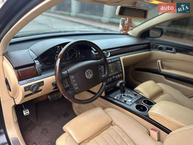 Чорний Фольксваген Фаєтон, об'ємом двигуна 5 л та пробігом 272 тис. км за 6700 $, фото 26 на Automoto.ua