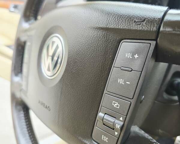 Чорний Фольксваген Фаєтон, об'ємом двигуна 3.2 л та пробігом 220 тис. км за 5200 $, фото 27 на Automoto.ua