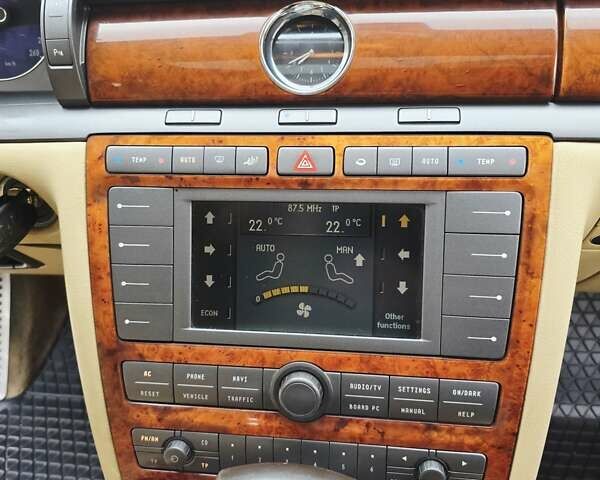 Чорний Фольксваген Фаєтон, об'ємом двигуна 3.2 л та пробігом 220 тис. км за 5200 $, фото 24 на Automoto.ua