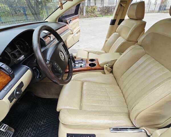 Чорний Фольксваген Фаєтон, об'ємом двигуна 3.2 л та пробігом 220 тис. км за 5200 $, фото 18 на Automoto.ua