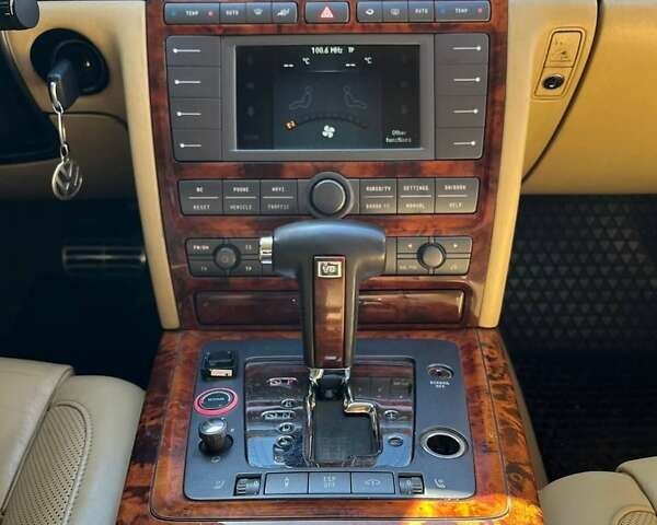 Чорний Фольксваген Фаєтон, об'ємом двигуна 4.2 л та пробігом 202 тис. км за 7250 $, фото 27 на Automoto.ua