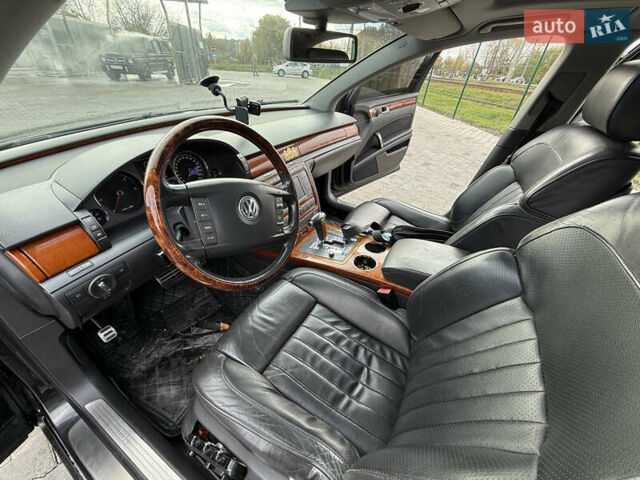 Черный Фольксваген Фаетон, объемом двигателя 2.97 л и пробегом 220 тыс. км за 10800 $, фото 3 на Automoto.ua