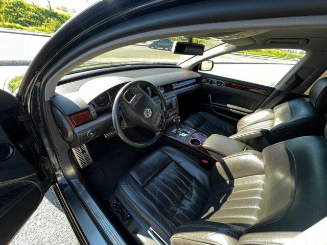 Чорний Фольксваген Фаєтон, об'ємом двигуна 3 л та пробігом 350 тис. км за 7545 $, фото 5 на Automoto.ua