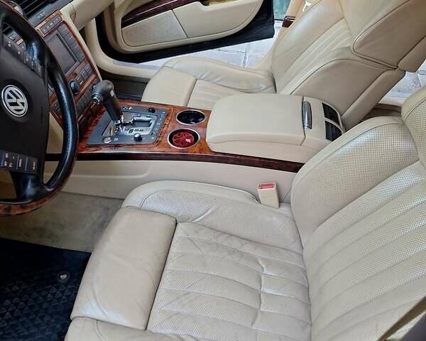 Черный Фольксваген Фаетон, объемом двигателя 4.17 л и пробегом 206 тыс. км за 7000 $, фото 4 на Automoto.ua