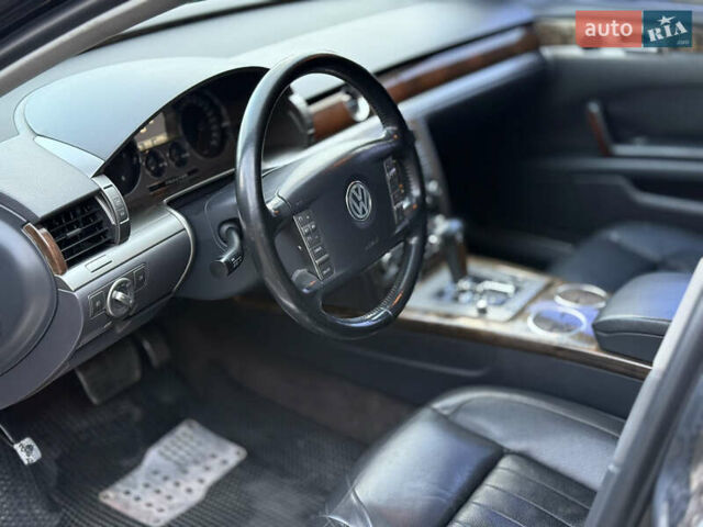 Черный Фольксваген Фаетон, объемом двигателя 2.97 л и пробегом 285 тыс. км за 9500 $, фото 16 на Automoto.ua