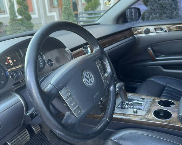 Черный Фольксваген Фаетон, объемом двигателя 2.97 л и пробегом 335 тыс. км за 7650 $, фото 28 на Automoto.ua