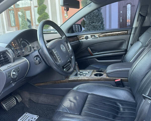 Черный Фольксваген Фаетон, объемом двигателя 2.97 л и пробегом 335 тыс. км за 7650 $, фото 27 на Automoto.ua