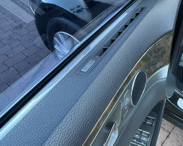 Черный Фольксваген Фаетон, объемом двигателя 2.97 л и пробегом 335 тыс. км за 7650 $, фото 29 на Automoto.ua