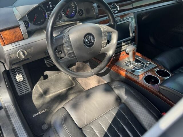 Черный Фольксваген Фаетон, объемом двигателя 3 л и пробегом 300 тыс. км за 13000 $, фото 7 на Automoto.ua