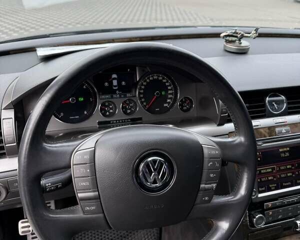 Чорний Фольксваген Фаєтон, об'ємом двигуна 2.97 л та пробігом 226 тис. км за 13000 $, фото 40 на Automoto.ua