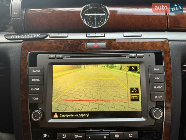 Чорний Фольксваген Фаєтон, об'ємом двигуна 2.97 л та пробігом 262 тис. км за 15950 $, фото 21 на Automoto.ua