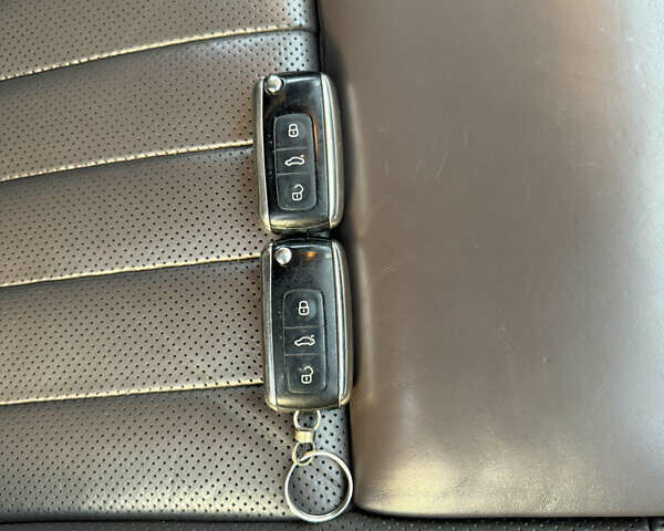 Чорний Фольксваген Фаєтон, об'ємом двигуна 2.97 л та пробігом 262 тис. км за 15950 $, фото 22 на Automoto.ua