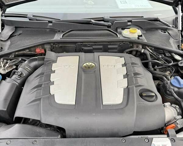 Чорний Фольксваген Фаєтон, об'ємом двигуна 2.97 л та пробігом 226 тис. км за 13000 $, фото 14 на Automoto.ua