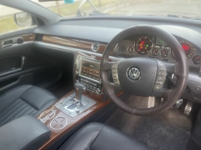 Черный Фольксваген Фаетон, объемом двигателя 3 л и пробегом 235 тыс. км за 5500 $, фото 17 на Automoto.ua