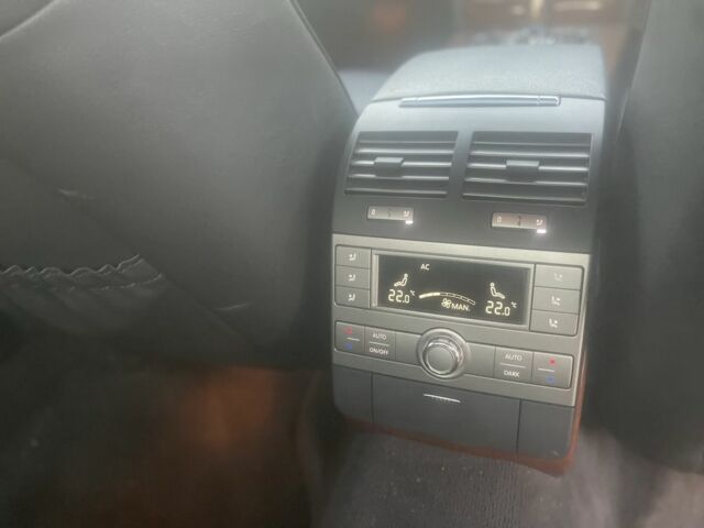 Черный Фольксваген Фаетон, объемом двигателя 3 л и пробегом 235 тыс. км за 5500 $, фото 22 на Automoto.ua