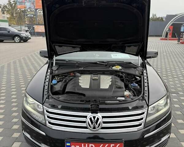 Чорний Фольксваген Фаєтон, об'ємом двигуна 2.97 л та пробігом 226 тис. км за 13000 $, фото 54 на Automoto.ua