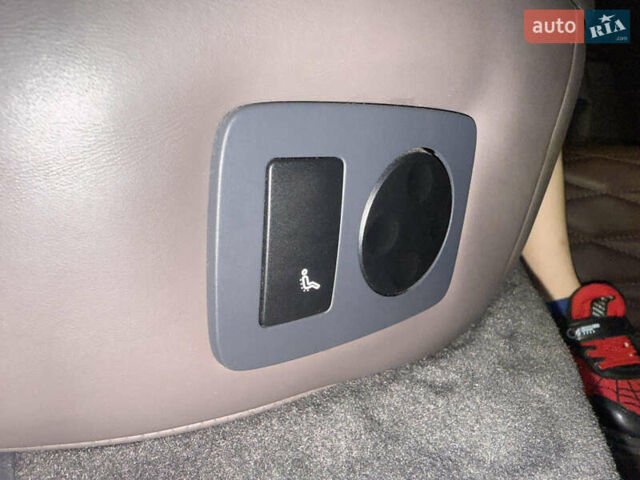 Чорний Фольксваген Фаєтон, об'ємом двигуна 2.97 л та пробігом 262 тис. км за 15950 $, фото 24 на Automoto.ua