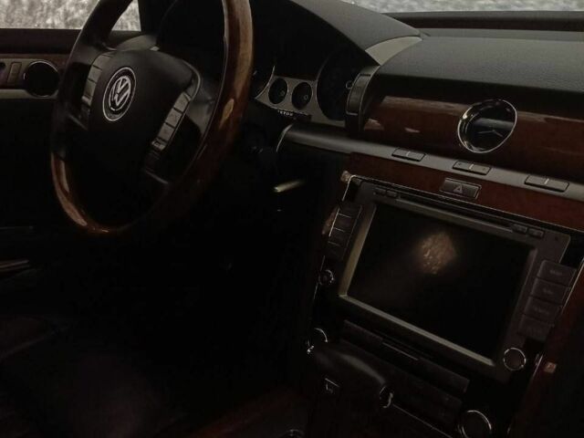 Черный Фольксваген Фаетон, объемом двигателя 3 л и пробегом 260 тыс. км за 12999 $, фото 6 на Automoto.ua