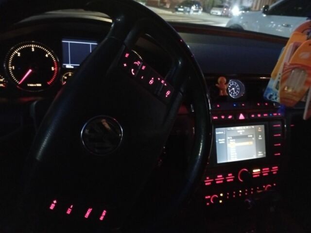 Черный Фольксваген Фаетон, объемом двигателя 3 л и пробегом 245 тыс. км за 7250 $, фото 2 на Automoto.ua