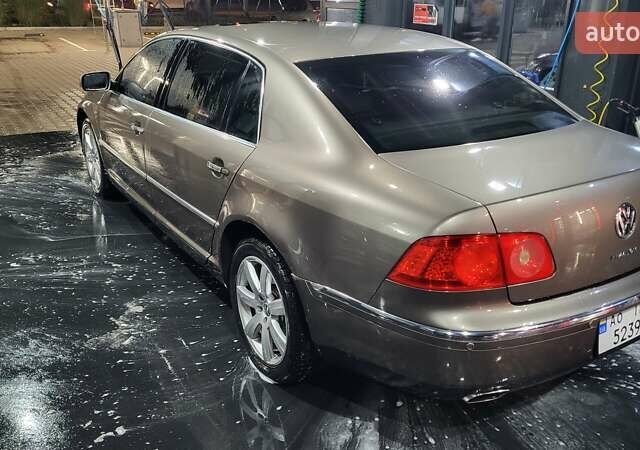 Коричневый Фольксваген Фаетон, объемом двигателя 4.2 л и пробегом 234 тыс. км за 8500 $, фото 2 на Automoto.ua