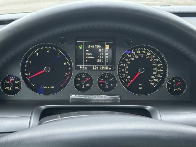 Коричневый Фольксваген Фаетон, объемом двигателя 4.2 л и пробегом 234 тыс. км за 5200 $, фото 19 на Automoto.ua