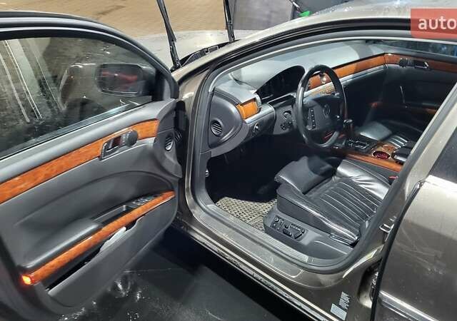 Коричневый Фольксваген Фаетон, объемом двигателя 4.2 л и пробегом 234 тыс. км за 8500 $, фото 18 на Automoto.ua