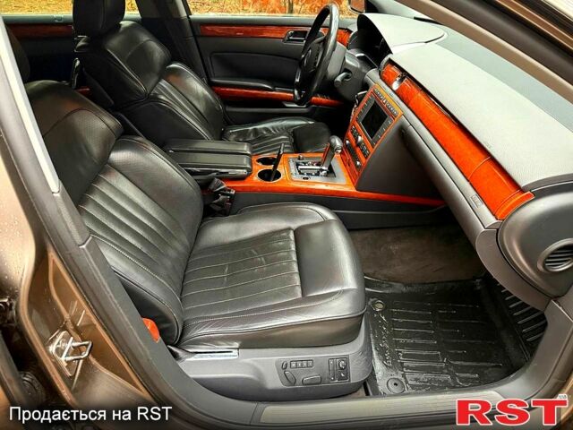 Фольксваген Фаетон, объемом двигателя 4.2 л и пробегом 240 тыс. км за 8500 $, фото 7 на Automoto.ua