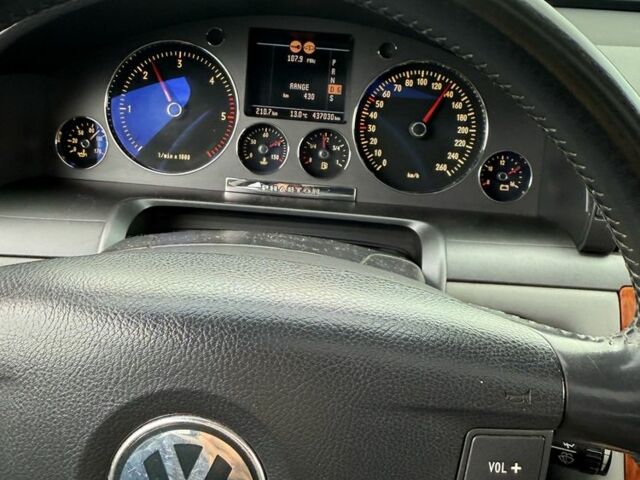 Серый Фольксваген Фаетон, объемом двигателя 3 л и пробегом 400 тыс. км за 3500 $, фото 21 на Automoto.ua