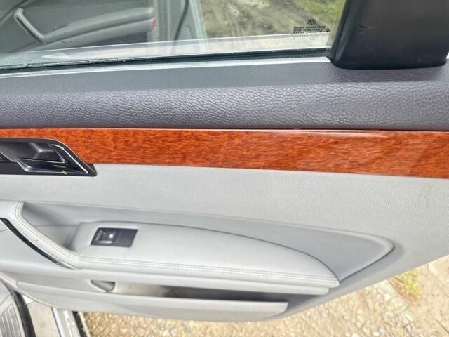 Серый Фольксваген Фаетон, объемом двигателя 3 л и пробегом 400 тыс. км за 3500 $, фото 10 на Automoto.ua