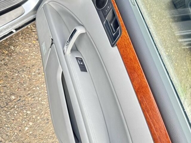 Серый Фольксваген Фаетон, объемом двигателя 3 л и пробегом 400 тыс. км за 3500 $, фото 5 на Automoto.ua