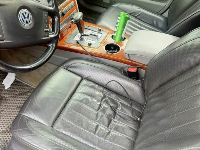 Серый Фольксваген Фаетон, объемом двигателя 3 л и пробегом 400 тыс. км за 3500 $, фото 14 на Automoto.ua