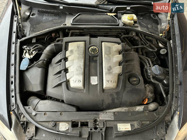 Серый Фольксваген Фаетон, объемом двигателя 2.97 л и пробегом 320 тыс. км за 5000 $, фото 23 на Automoto.ua