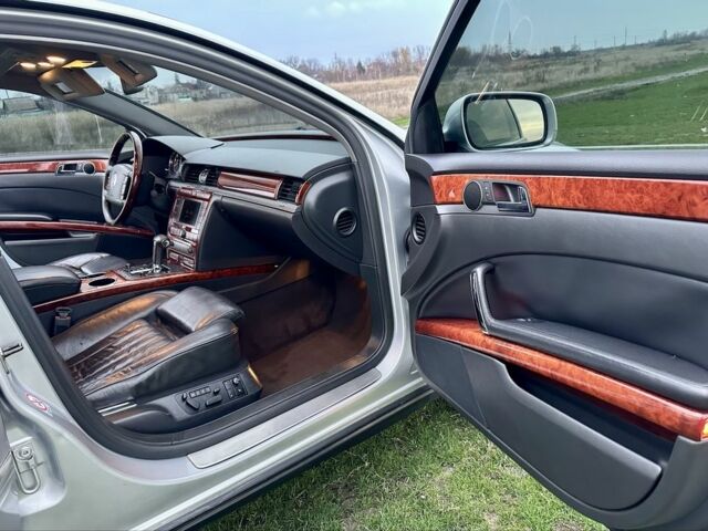 Серый Фольксваген Фаетон, объемом двигателя 4.2 л и пробегом 260 тыс. км за 5950 $, фото 13 на Automoto.ua