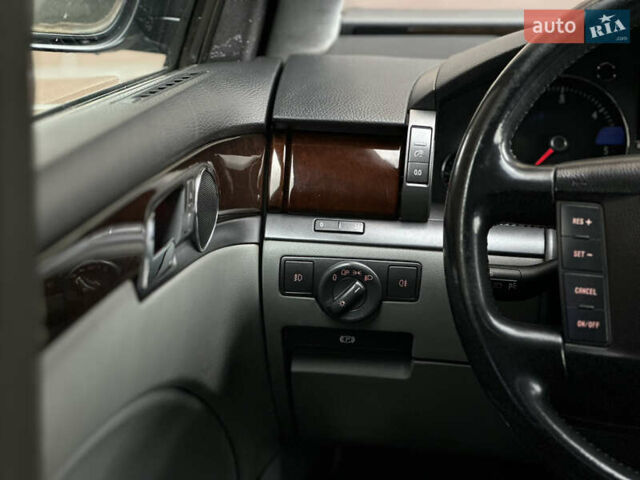 Серый Фольксваген Фаетон, объемом двигателя 2.97 л и пробегом 320 тыс. км за 5000 $, фото 12 на Automoto.ua