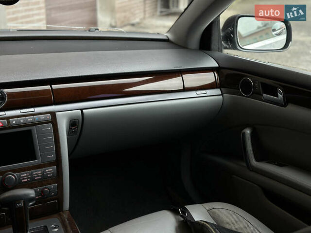 Серый Фольксваген Фаетон, объемом двигателя 2.97 л и пробегом 320 тыс. км за 5000 $, фото 13 на Automoto.ua