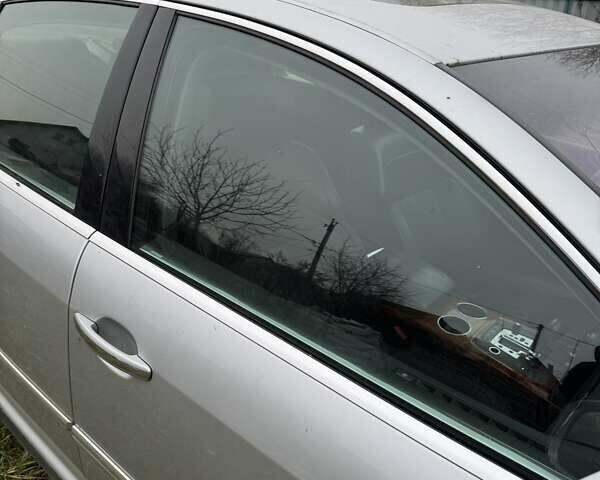 Серый Фольксваген Фаетон, объемом двигателя 3 л и пробегом 258 тыс. км за 5000 $, фото 2 на Automoto.ua