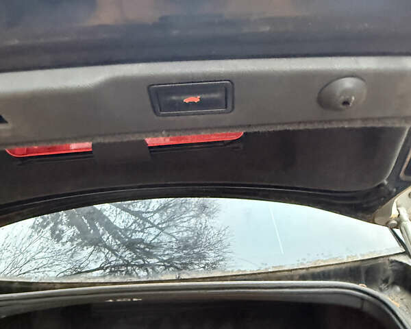 Синий Фольксваген Фаетон, объемом двигателя 2.97 л и пробегом 400 тыс. км за 5500 $, фото 11 на Automoto.ua