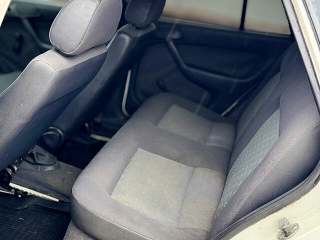 Білий Фольксваген Поінтер, об'ємом двигуна 1 л та пробігом 200 тис. км за 3500 $, фото 8 на Automoto.ua