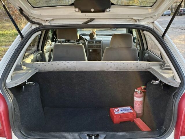 Білий Фольксваген Поінтер, об'ємом двигуна 1.8 л та пробігом 236 тис. км за 2499 $, фото 5 на Automoto.ua