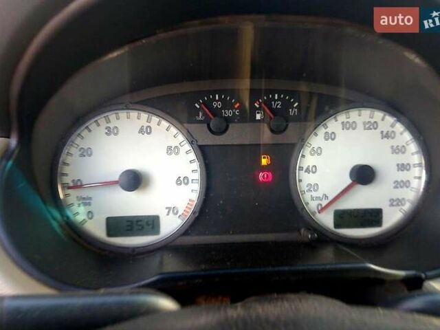 Красный Фольксваген Поинтер, объемом двигателя 1.8 л и пробегом 240 тыс. км за 2000 $, фото 6 на Automoto.ua