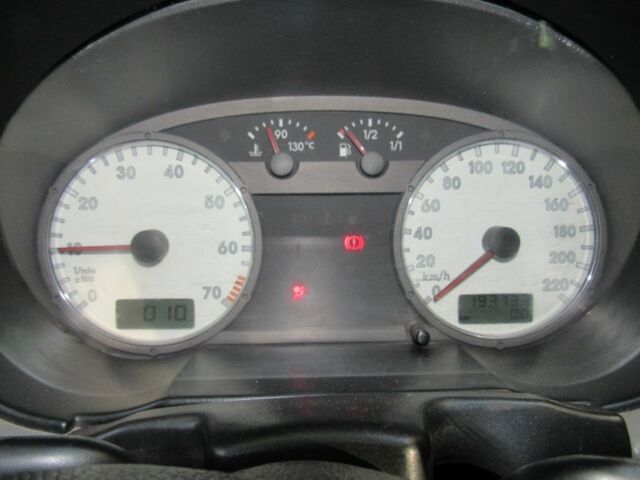 Красный Фольксваген Поинтер, объемом двигателя 1.8 л и пробегом 195 тыс. км за 2500 $, фото 6 на Automoto.ua