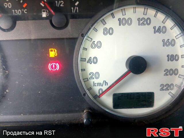 Красный Фольксваген Поинтер, объемом двигателя 1.8 л и пробегом 240 тыс. км за 2000 $, фото 6 на Automoto.ua