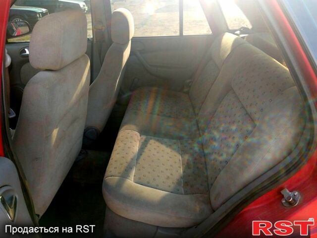 Красный Фольксваген Поинтер, объемом двигателя 1.8 л и пробегом 240 тыс. км за 2000 $, фото 9 на Automoto.ua